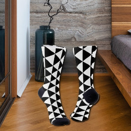 Calcetines patrón triangular en blanco y negro