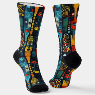 Calcetines Patrón tribal africano con ídolos.