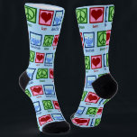 Calcetines Peace Love Hanukkah<br><div class="desc">Cute Peace Love Hanukkah calcetines para un fiesta Chanukah. Una señal de paz de bonito,  corazón y una hermosa menorah en medias judías de vacaciones. Un gran regalo.</div>
