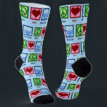 Calcetines Peace Love Hanukkah<br><div class="desc">Cute Peace Love Hanukkah calcetines para un fiesta Chanukah. Una señal de paz de bonito,  corazón y una hermosa menorah en medias judías de vacaciones. Un gran regalo.</div>