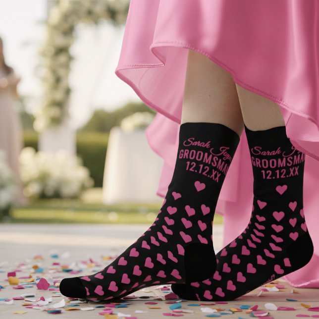 Calcetines Personalizado de corazón rosado Groomsmaid Propues ("Be My Groomsmaid Socks" will not be the socks she'll be expecting but the socks she'll say yes)
