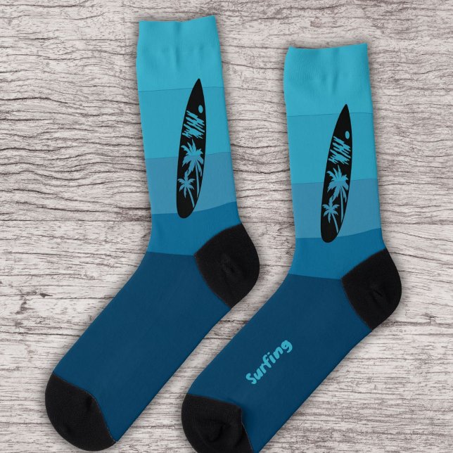 Calcetines Silueta de Surfboard sobre el azul de las olas del (Subido por el creador)