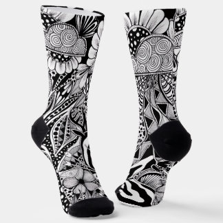 Calcetines The other side – Black and White Hand-Drawn Art