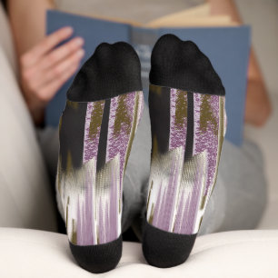 Calcetines Un lago inmaculado entre la montaña nevada