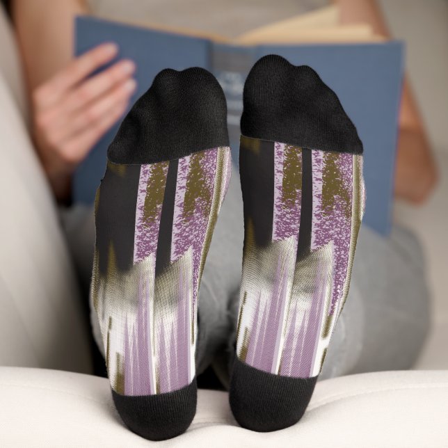 Calcetines Un lago inmaculado entre la montaña nevada (Abajo)