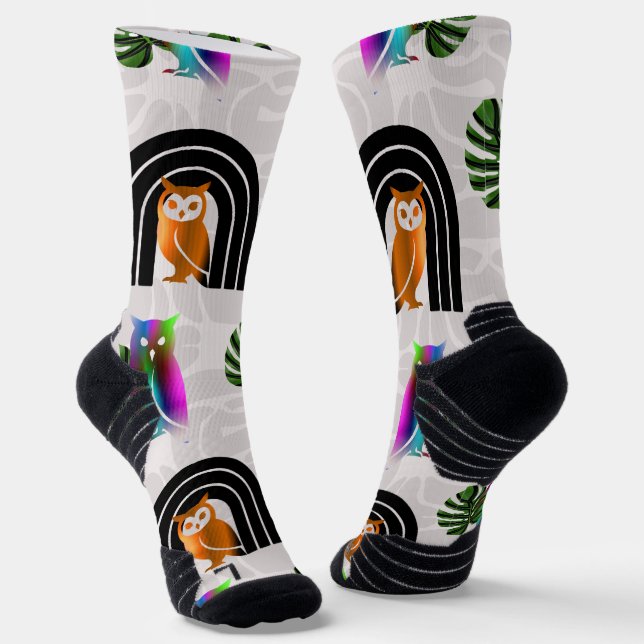 Calcetines Whimsical Boho Owl & Tropical Monstera Leaf (Angular)