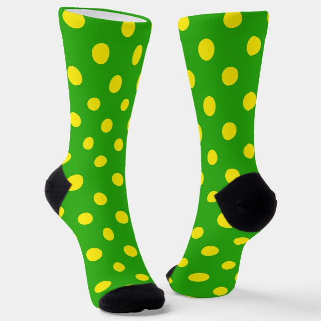 Calcetines Yellow On Green Polka Dots Pattern Design  (Subido por el creador)