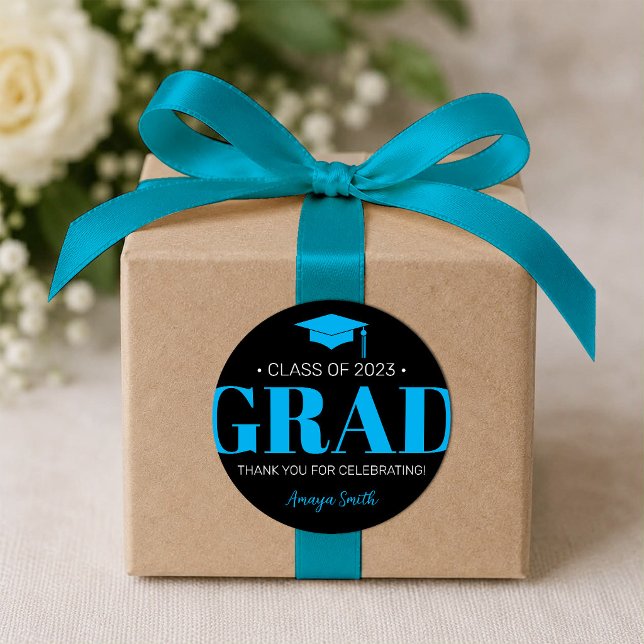 Calcomanía de regalo de graduación Simple Modern G (Subido por el creador)