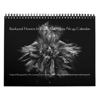 Calendario Backyard Flowers In Black And White No 49