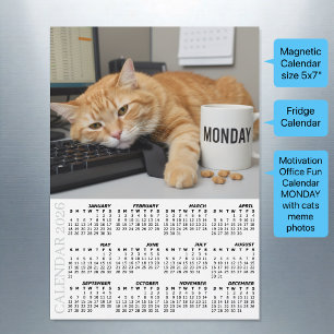 Calendario de nevera para 2026 con gato de oficina