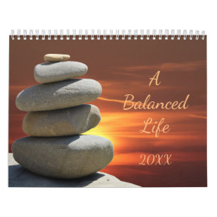 Calendario equilibrado apilado de las rocas