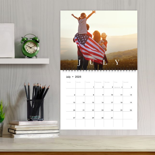 Calendario Foto familiar moderna simple personalizada (Simple and minimalist photo calendar template. )