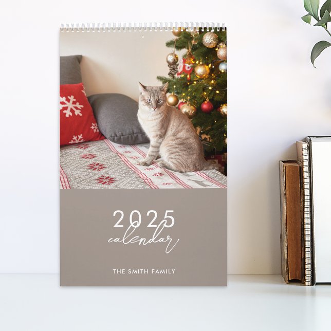 Calendario fotográfico moderno simple 2025 (Subido por el creador)