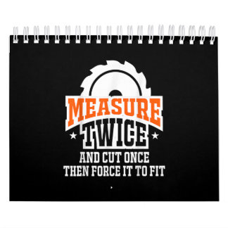 Calendario Medir dos carpinteros masculinos divertidos de mad