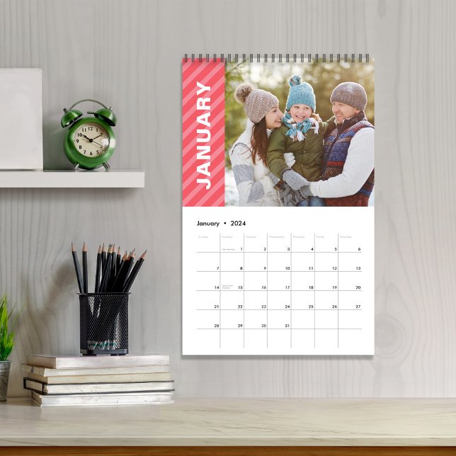 Calendario Meses simples de fotos Guay Stripes Typography (Cute colorful stripes monthly calendar)