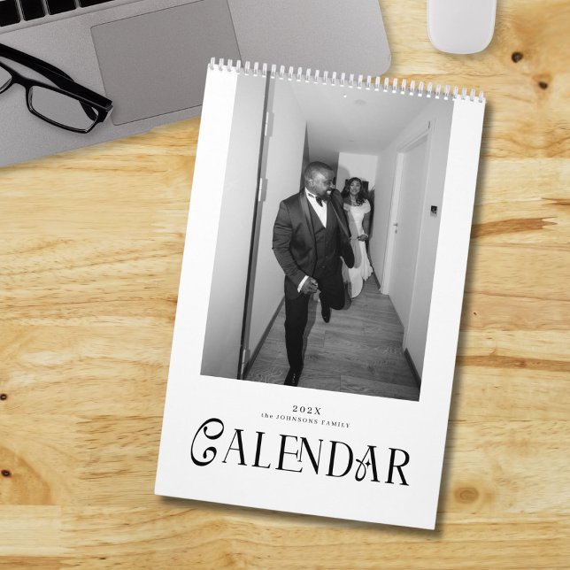 Calendario Modern Typography Custom Newlyweds Wedding Photo (Subido por el creador)