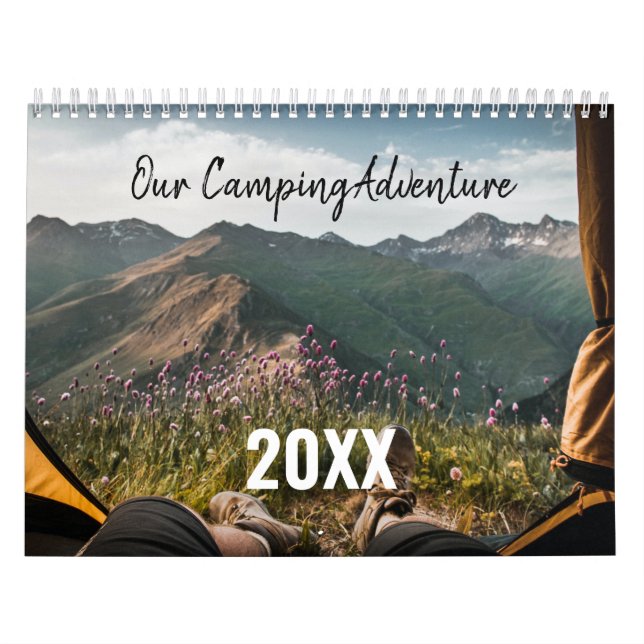 Calendario Nuestra plantilla de fotos de aventuras de camping (Tapa)