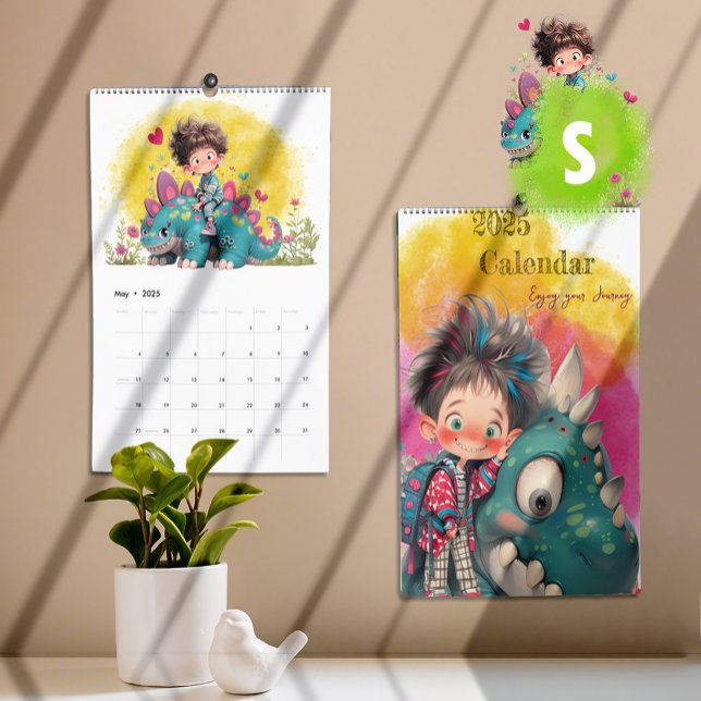 Calendario personalizado de Quirky Boy y Dinosaurio 2025 (Quirky Boy & Dinosaur Cartoon Calendar - small)