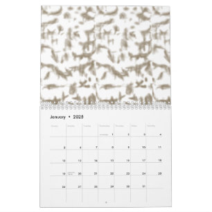 Calendario Una bandera suiza roja y blanca ondea bajo un mant