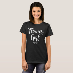 Caligrafía blanca de la camiseta de la chica flor
