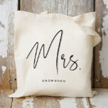 Caligrafía Sra. Bride para ser la bolsa de la tote<br><div class="desc">Mira más de 400 populares estilos de bolsas de boda de la colección de "Boda Tote Bags" de nuestra tienda. Haga clic en "Editar diseño" para que pueda realizar más personalizares. ¡Puedes cambiar el tamaño del tipo de letra, el color del tipo de letra y más! bolsas de boda, bolsos...</div>