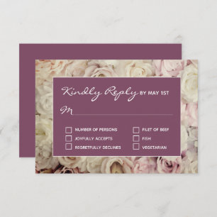 Cama de Rosas y tarjetas RSVP rosadas de Amaranth