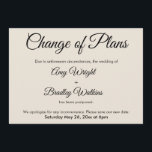 Cambio creativo de planes postpondera tarjeta Boda<br><div class="desc">Aquí hay una tarjeta simple para avisar a sus invitados si es necesario cambiar su fecha de boda. Utilice los campos de plantilla para añadir sus datos personales y hacer de este diseño elegante y minimalista su propio diseño. El fondo crema puede cambiarse a cualquier color que prefieras. También se...</div>