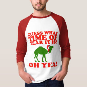Camello del navidad en camisa del raglán del gorr