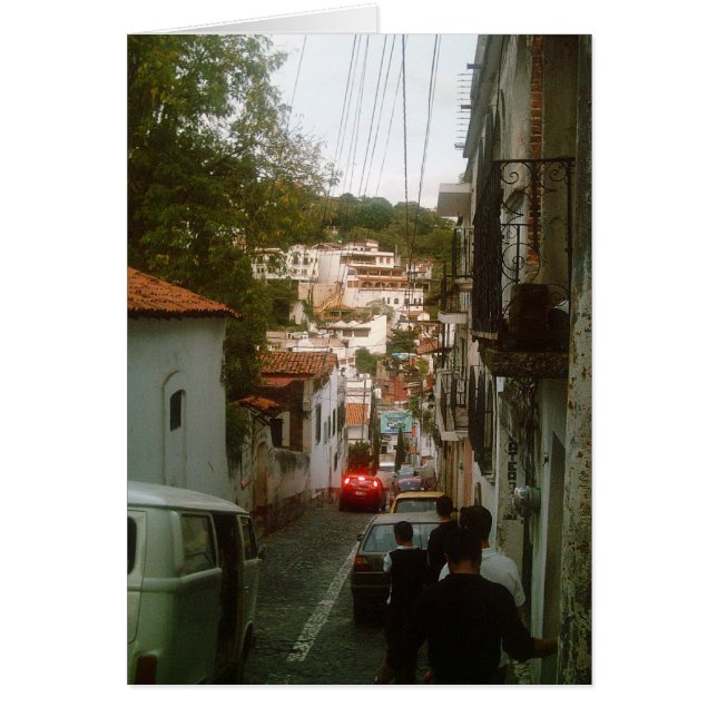 Caminando por el lado de la montaña en Taxco (Frente)