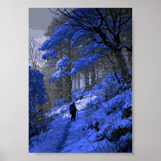 Caminante de arte pixelado retro en una montaña ne