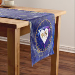 Camino De Mesa Corto 9.º aniversario Boda Lapis Lazuli Color<br><div class="desc">Esto es divertido; un corredor de mesa honrando tu amor en tu noveno aniversario de boda! He diseñado estos con "audaz" en mente y lapis lazuli junto con tu medallón de texto y mis corazones de fantasía hacen un diseño regal y adecuado para tu día especial!</div>