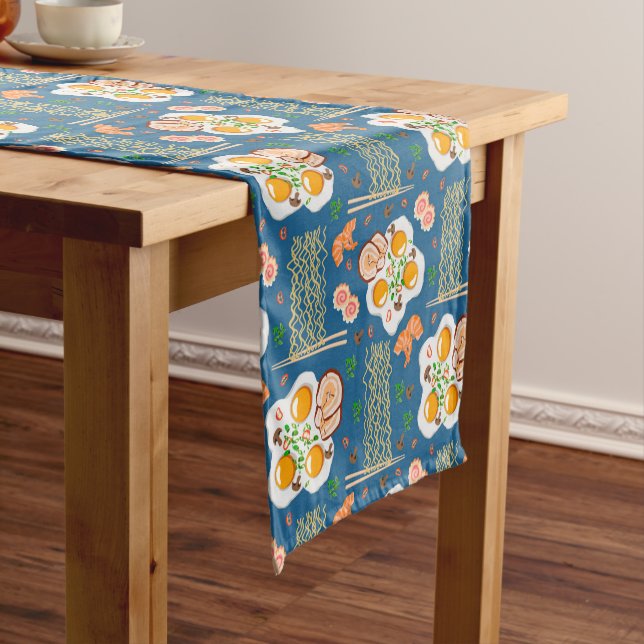 Camino De Mesa Corto Alimentos asiáticos inspirados con fideos y Naruto (In Situ)