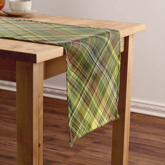 Camino De Mesa Corto Arroja de hues y aceitunas de tierra (In Situ)