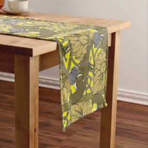 Camino De Mesa Corto Aves en el patrón del árbol de frutas por Voysey