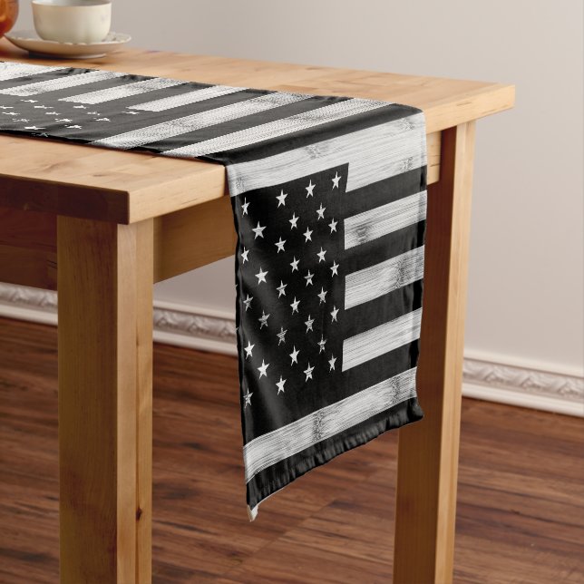 Camino De Mesa Corto Bandera estadounidense Rustic Wood Black White Pat (In Situ)