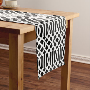 Camino De Mesa Corto Black and White Trellis