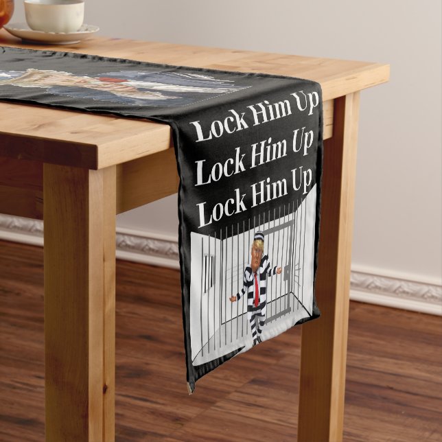 Camino De Mesa Corto Bloquearlo con Trump Table Runner (In Situ)
