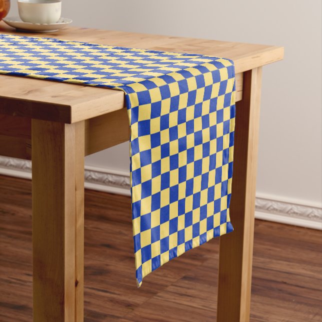 Camino De Mesa Corto Butter yellow and blue checkered board pattern (In Situ)