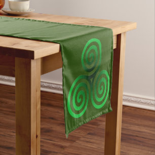 Camino De Mesa Corto Celta verde Triskele