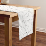 Camino De Mesa Corto Chanukah<br><div class="desc">Chanukah se merece algo más, ¡algo especial! Este diseño presenta una bonita, simplista, estética minimalista con un toque moderno y un estilo delicado. Celebra Chanukah con decoración coordinada y accesorios de regalo. ¡Haz de este año un Chanukah para recordar!</div>