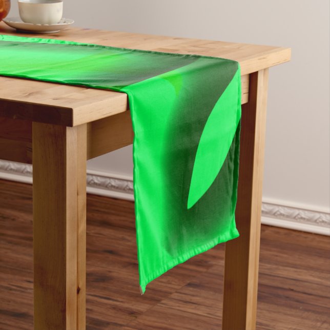 Camino De Mesa Corto Curling verde limón y negro, con sombra? (In Situ)