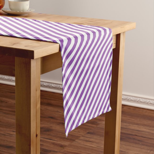 Camino De Mesa Corto Diagonal purple and white stripes pattern (In Situ)