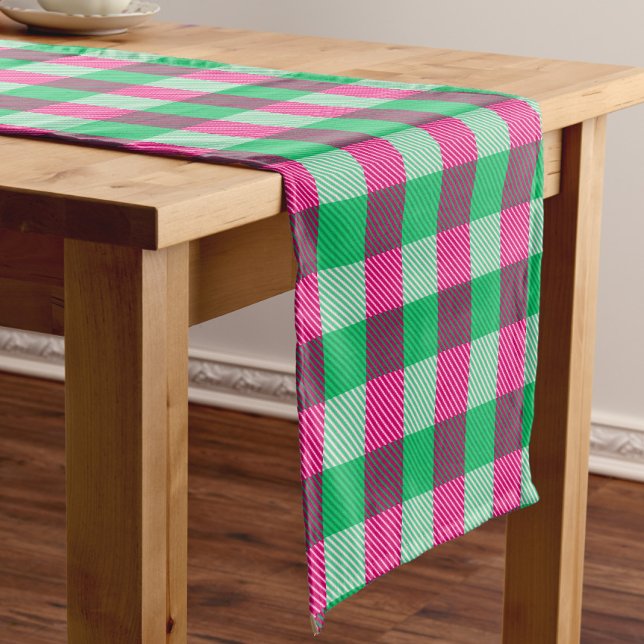Camino De Mesa Corto Diseño de cheques de Gingham verde rosa (Subido por el creador)