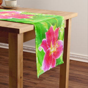 Camino De Mesa Corto Estrella rosa profunda bonito Lily en verde anime