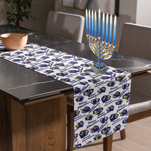 Camino De Mesa Corto Feliz Hanukkah Spinning Dreidel