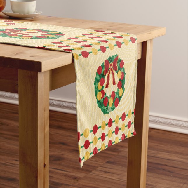 Camino De Mesa Corto Holiday Wreath Knit (In Situ)