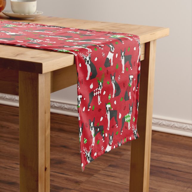 Camino De Mesa Corto Navidades Boston Terrier Short Table Runner (In Situ)