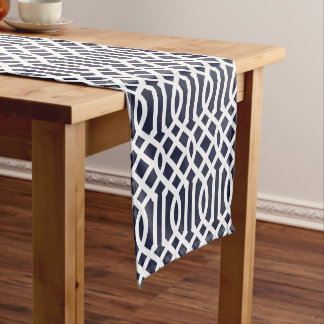 Camino De Mesa Corto Navy Blue Trellis