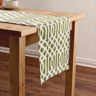 Camino De Mesa Corto Olive Green Trellis