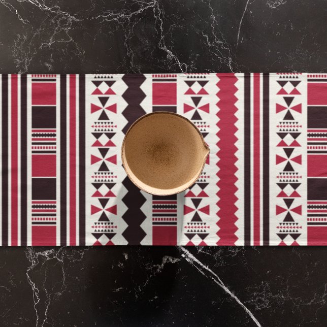Camino De Mesa Corto Patrón tribal rojo y negro (tribal pattern table runner)